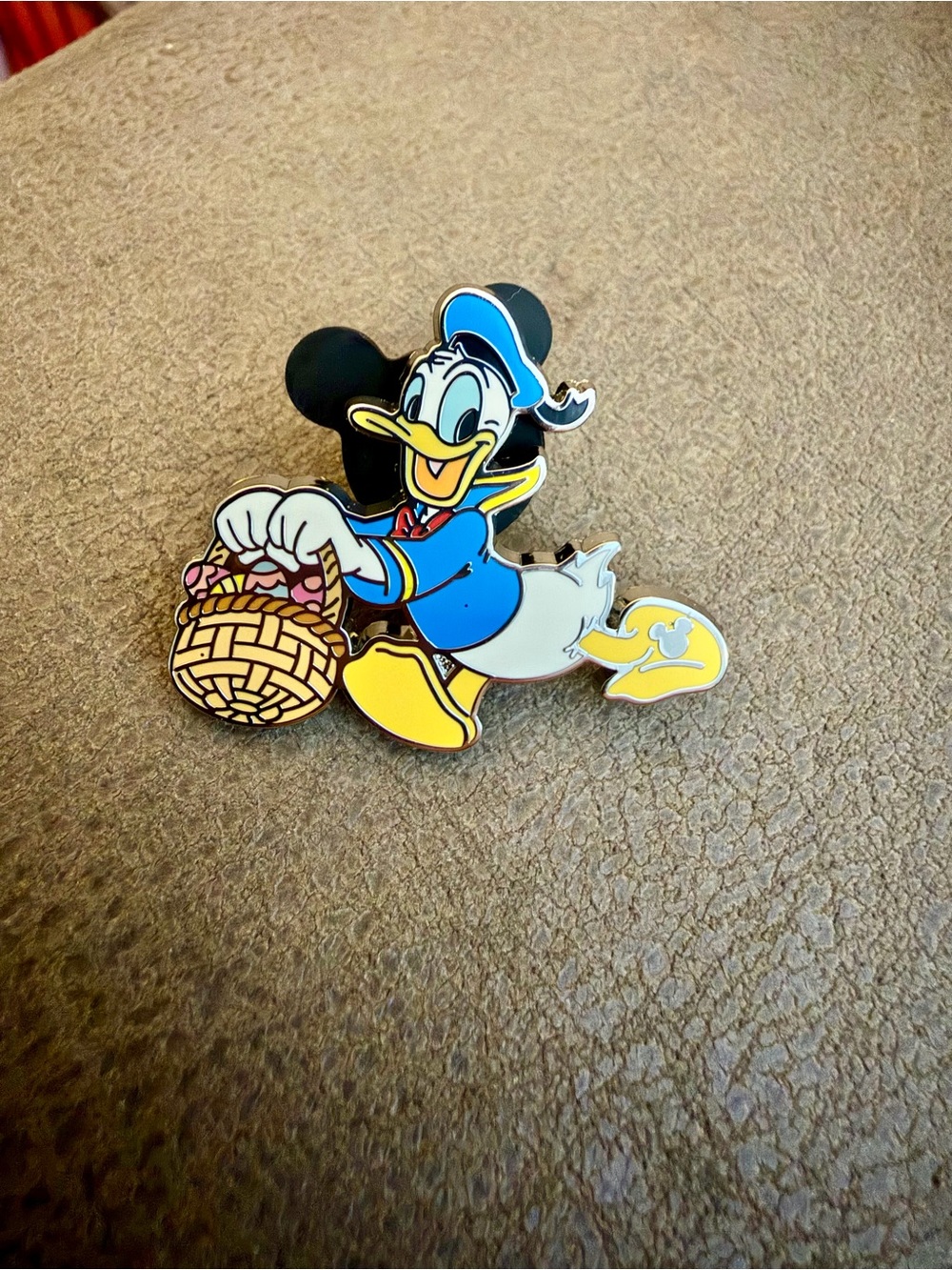 Disney Donald Duck Pin Holiday part of the 2025 Wave A Mystery Pin set